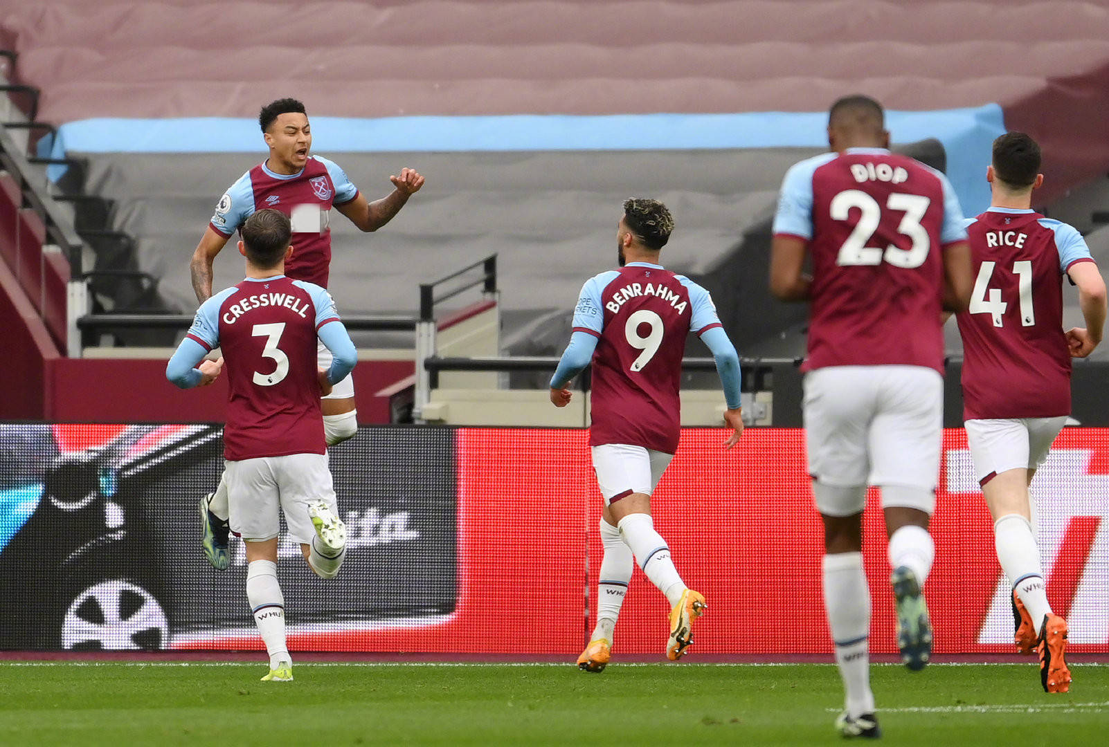 仅展现了他 仅展现了他